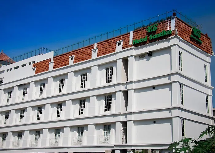 Santika Hotel 3*